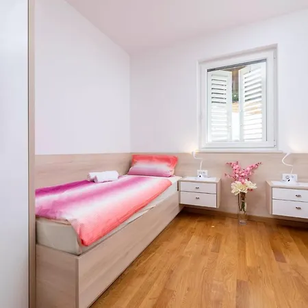 Seafront Maris By El-pi Tours * Dobrinj