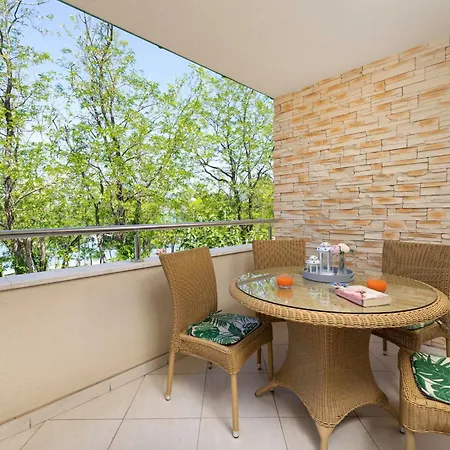 Seafront Maris By El-pi Tours