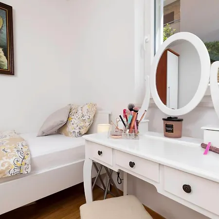 Seafront Maris By El-pi Tours Apartment