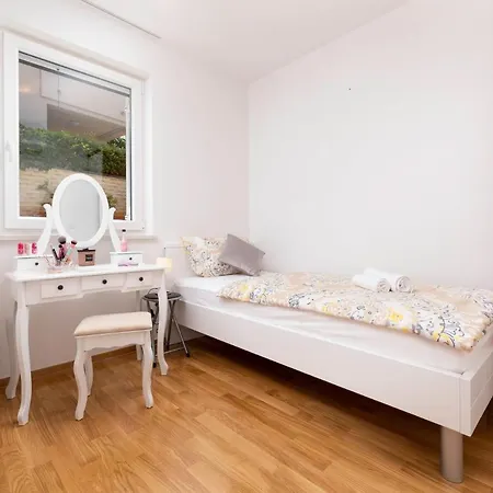 Seafront Maris By El-pi Tours Dobrinj