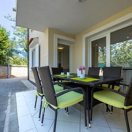 Apartament Seafront Maris By El-pi Tours