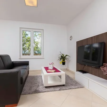 Apartment Seafront Maris By El-pi Tours *