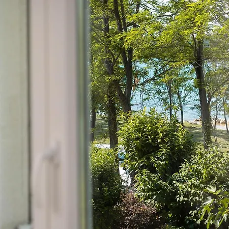 Seafront Maris By El-pi Tours *