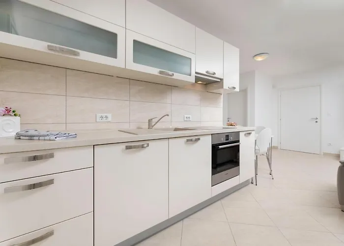 Seafront Maris By El-pi Tours 公寓 Dobrinj