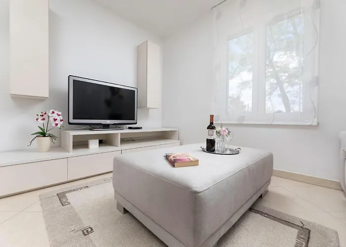 公寓 Seafront Maris By El-pi Tours *