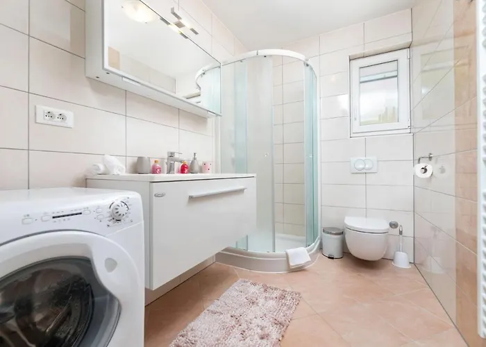 Seafront Maris By El-pi Tours