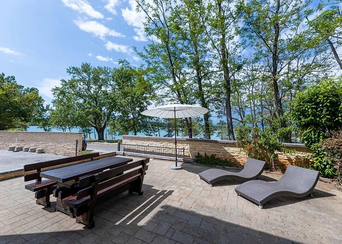 Seafront Maris By El-pi Tours Dobrinj