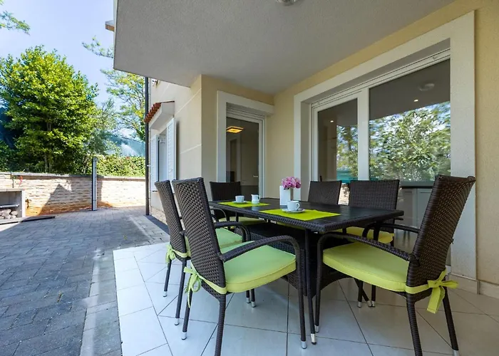 公寓 Seafront Maris By El-pi Tours