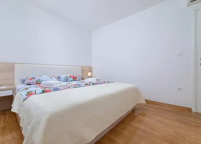 Seafront Maris By El-pi Tours 公寓 Dobrinj