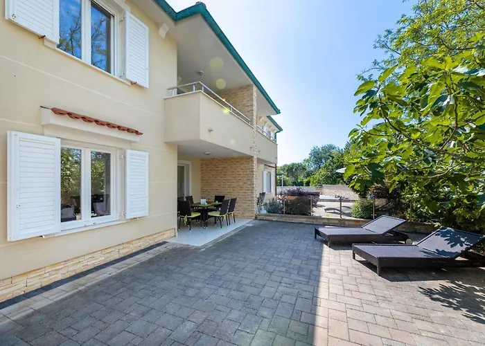 公寓 Seafront Maris By El-pi Tours Dobrinj