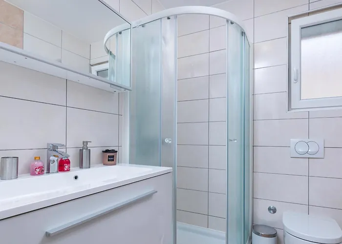 公寓 Seafront Maris By El-pi Tours