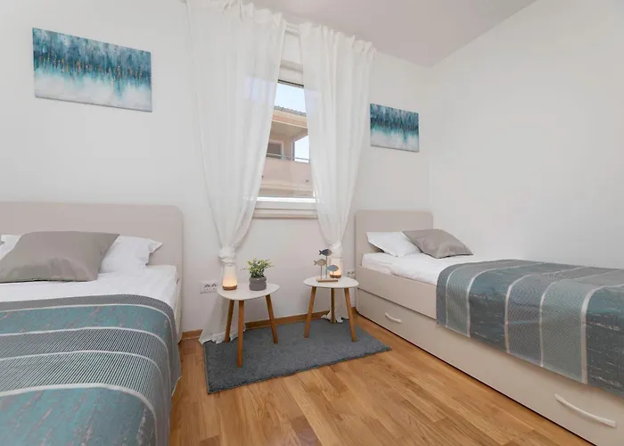 公寓 Seafront Maris By El-pi Tours *