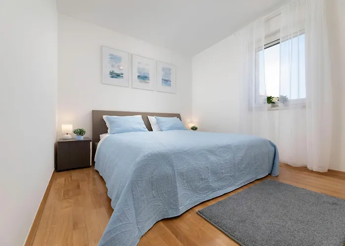 Seafront Maris By El-pi Tours * Dobrinj