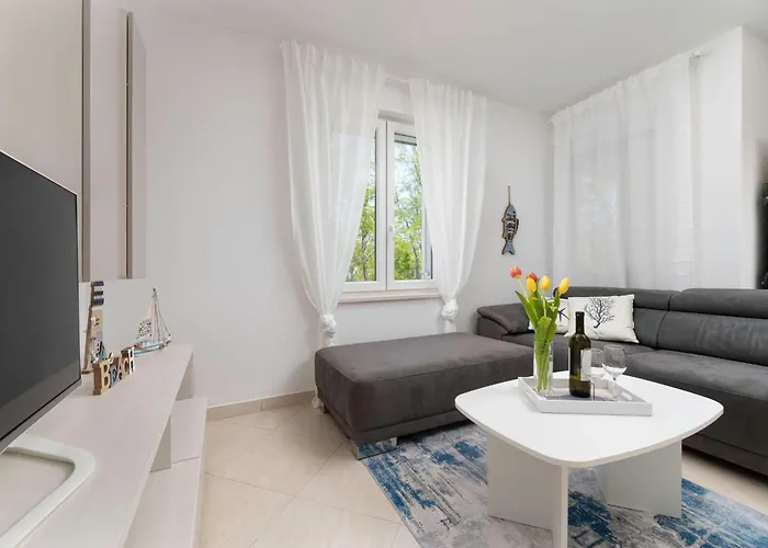 公寓 Seafront Maris By El-pi Tours *