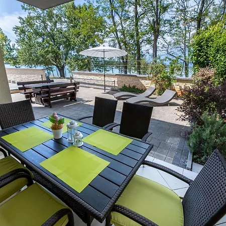 Seafront Maris By El-pi Tours Appartement *