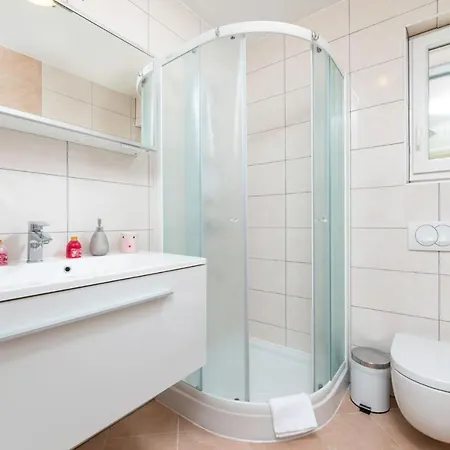 Appartement Seafront Maris By El-pi Tours Dobrinj