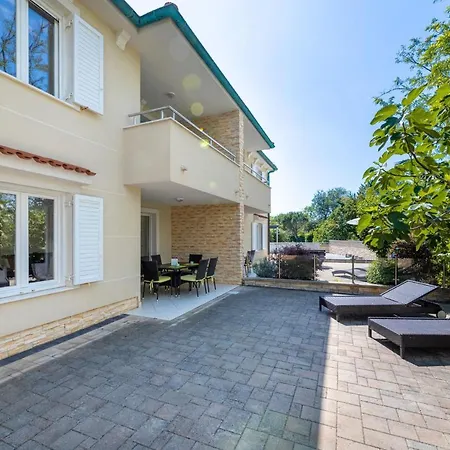 Appartement Seafront Maris By El-pi Tours Dobrinj