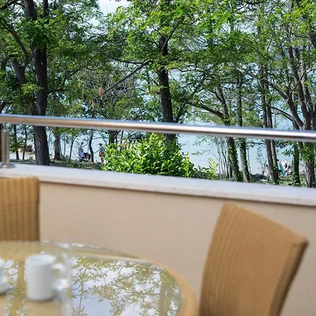 Seafront Maris By El-pi Tours Appartement Dobrinj