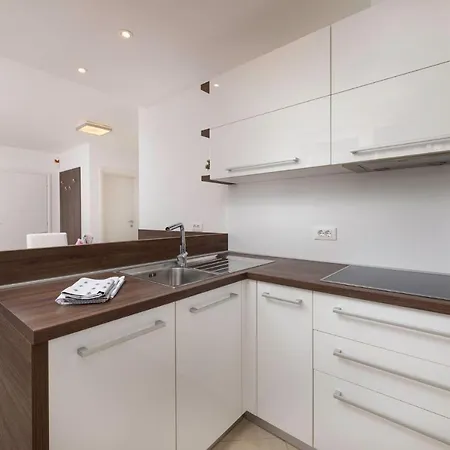 Appartement Seafront Maris By El-pi Tours Dobrinj