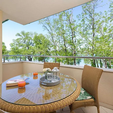 Seafront Maris By El-pi Tours Appartement Dobrinj